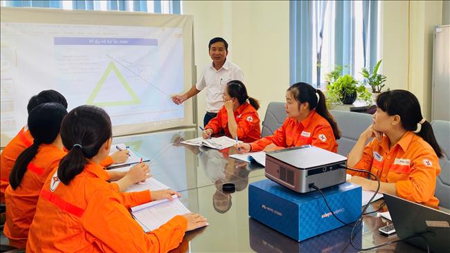 Tấm gương tiêu biểu trong phong trào học tập chủ động tại Công ty Nhiệt điện Uông Bí